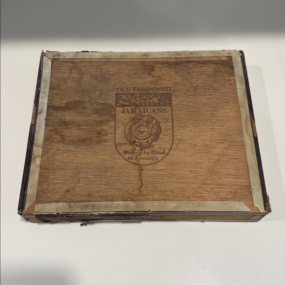Vintage Wooden Cigar Boxes with Old Fashioned Jamaicans Logo - Picture 3 of 4
